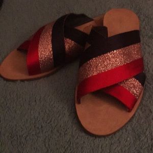 Diane Von Furstenberg Blk/gold/red Bali slides $25